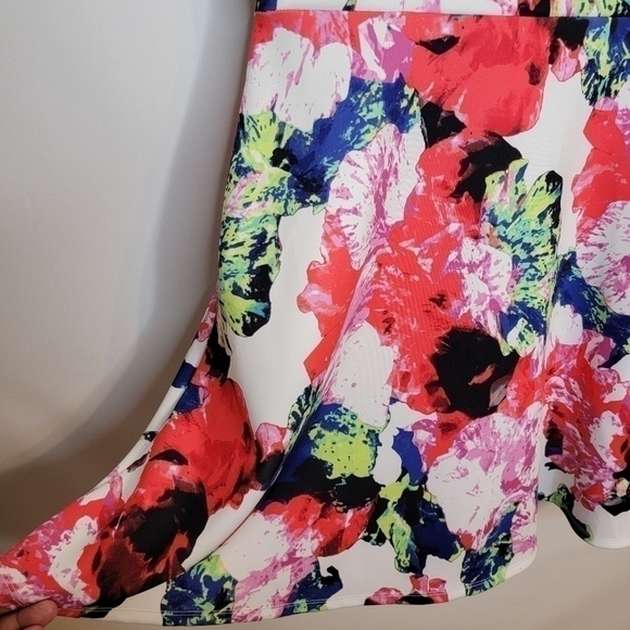 MILLY Scuba A Line Summer Floral Dress - Picture 5 of 11